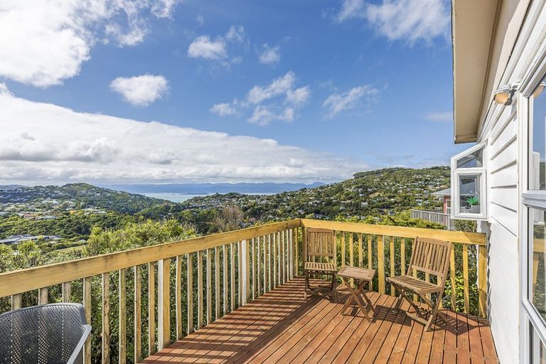 Photo of property in 3a Oldham Way, Crofton Downs, Wellington, 6035