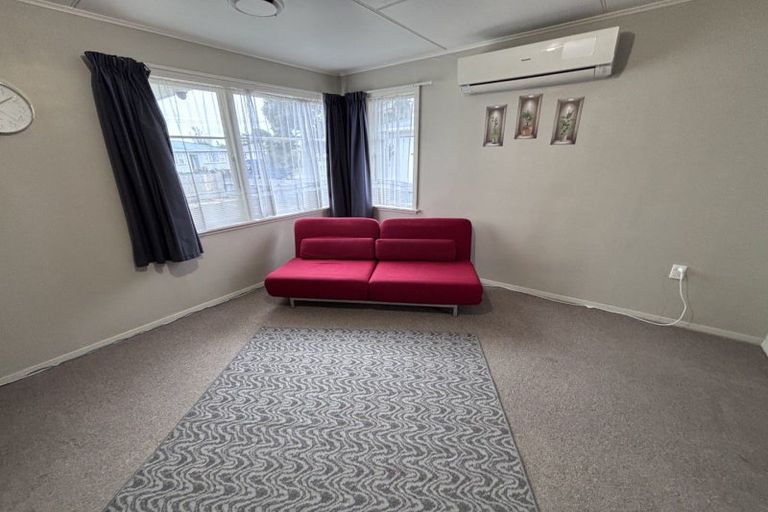 Photo of property in 27 Duff Crescent, Highbury, Palmerston North, 4412