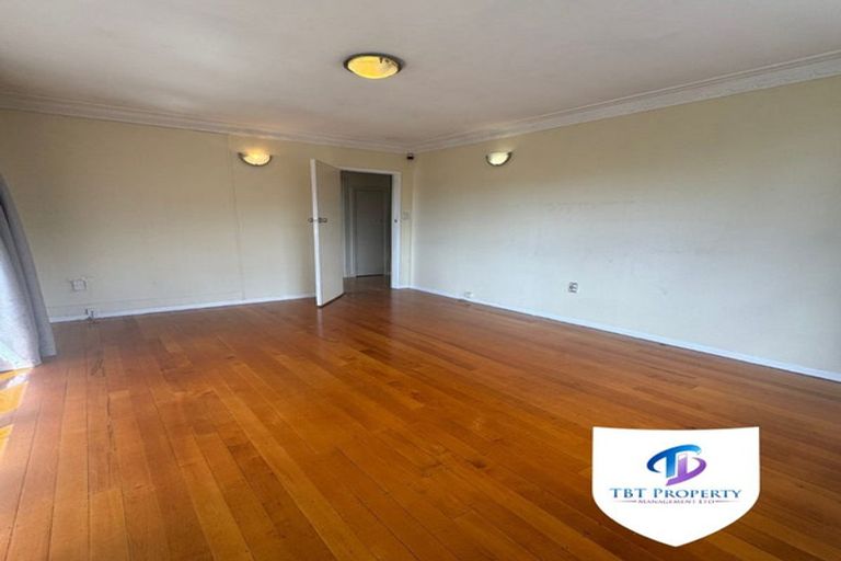 Photo of property in 14 Portadown Avenue, Pakuranga Heights, Auckland, 2010