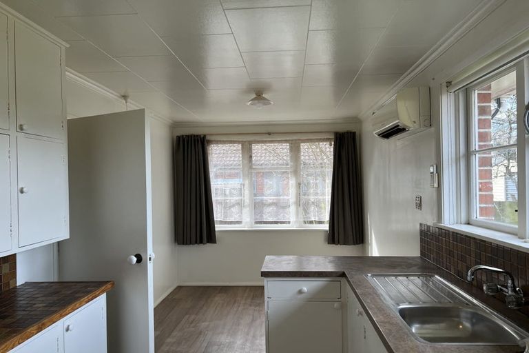 Photo of property in 6 Attlee Crescent, Bryndwr, Christchurch, 8053