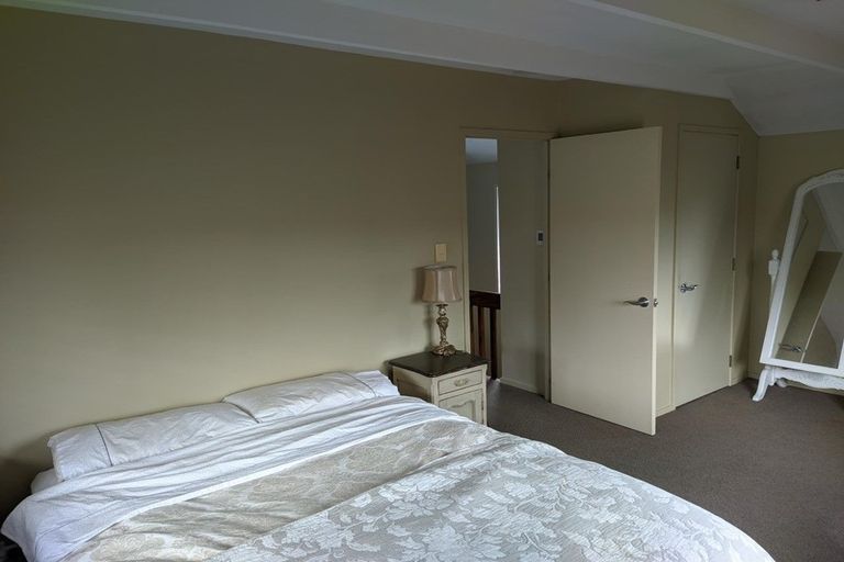 Photo of property in 2/18 Manuka Road, Glenfield, Auckland, 0629