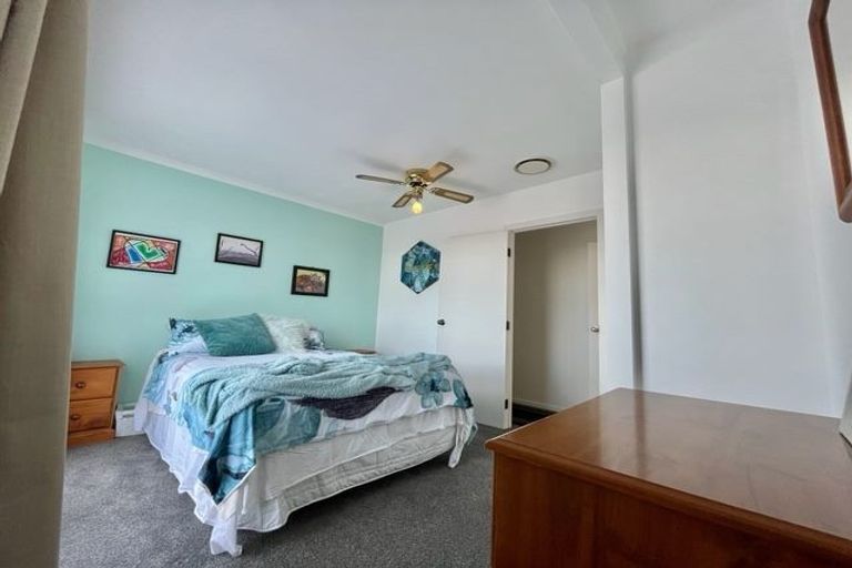 Photo of property in 57 Fairmount Road, Titirangi, Auckland, 0604