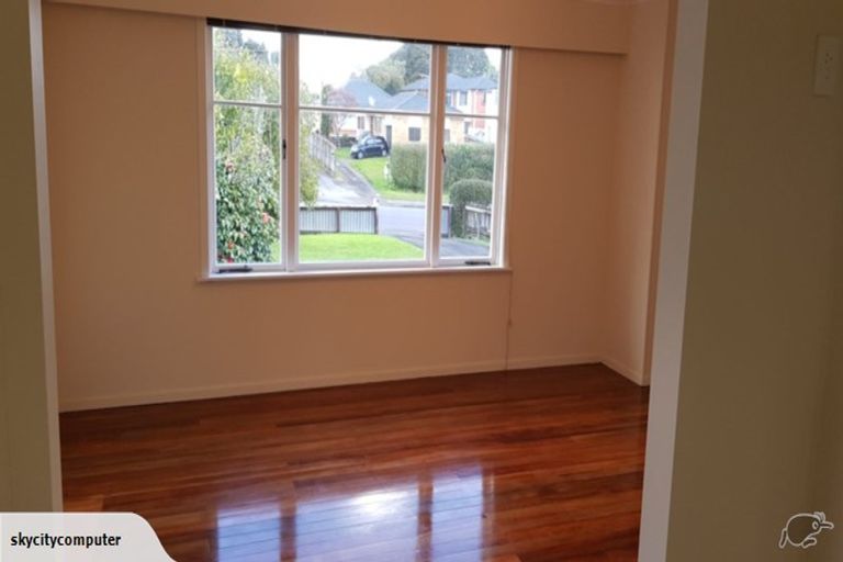 Photo of property in 15 Kotuku Street, Te Atatu Peninsula, Auckland, 0610