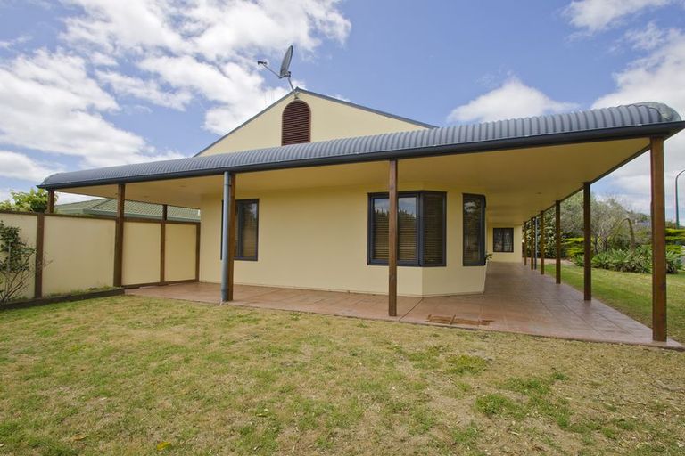 Photo of property in 5 Dune Avenue, Papamoa Beach, Papamoa, 3118