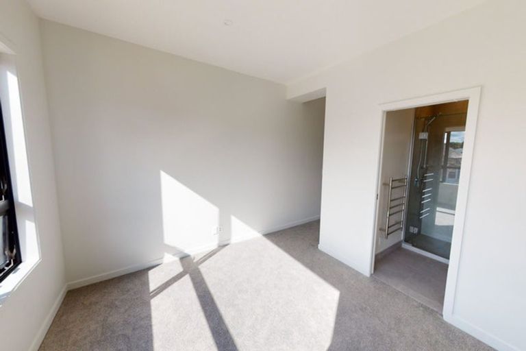 Photo of property in 1c Wai-iti Crescent, Woburn, Lower Hutt, 5010