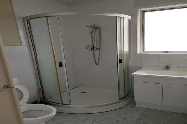 Photo of property in 156 Sunnynook Road, Sunnynook, Auckland, 0620