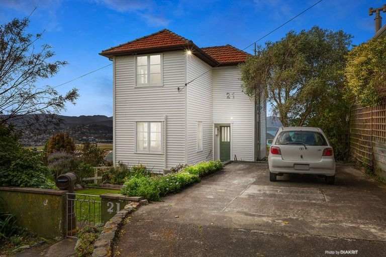 Photo of property in 21 Dunedin Terrace, Melrose, Wellington, 6023