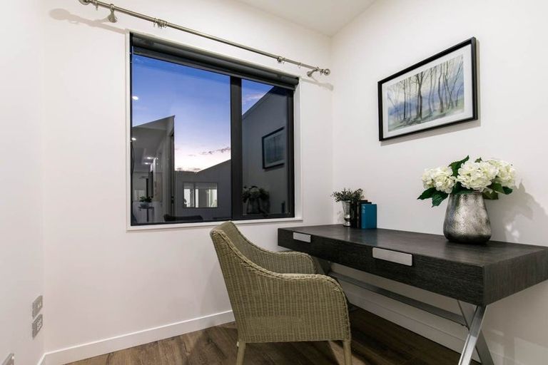 Photo of property in 74 Te Oneroa Way, Long Bay, Auckland, 0630