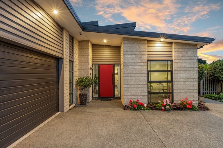 Photo of property in 42 Reka Street, Parklands, Christchurch, 8083