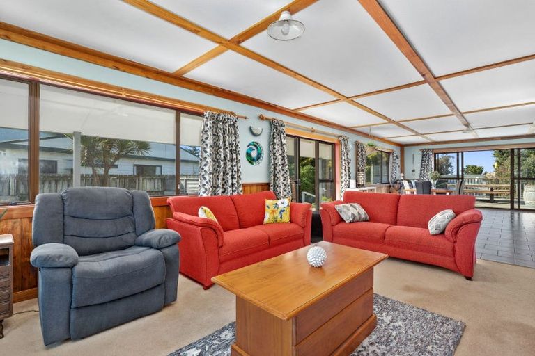 Photo of property in 3 Tamarisk Drive, Riversdale Beach, Masterton, 5872