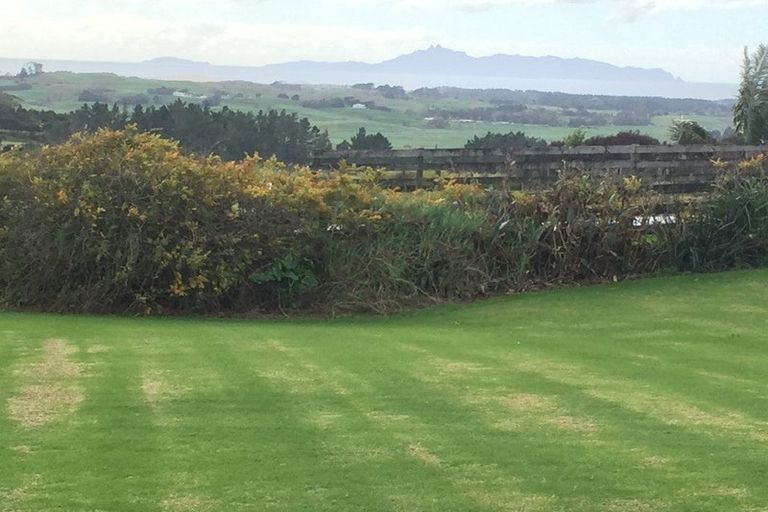 Photo of property in 24 Te Arai Point Road, Te Arai, Wellsford, 0975