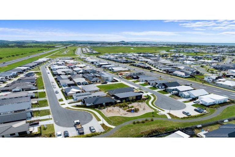 Photo of property in 6 Plow Way, Papamoa, 3118