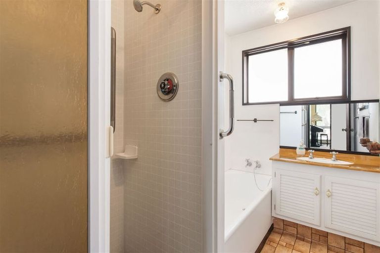 Photo of property in 1/18 Rembrandt Place, Burnside, Christchurch, 8053