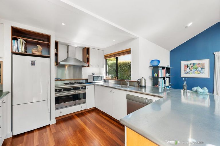Photo of property in 9a Wadestown Road, Wadestown, Wellington, 6012