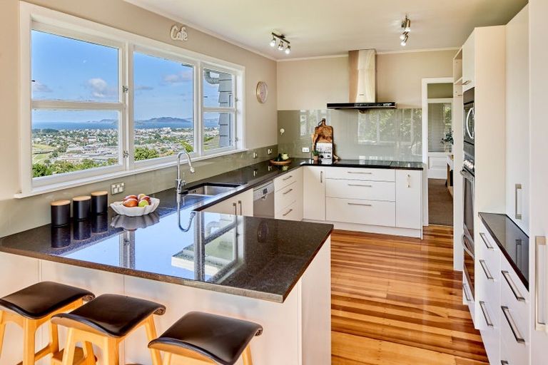 Photo of property in 13 City View Grove, Harbour View, Lower Hutt, 5010