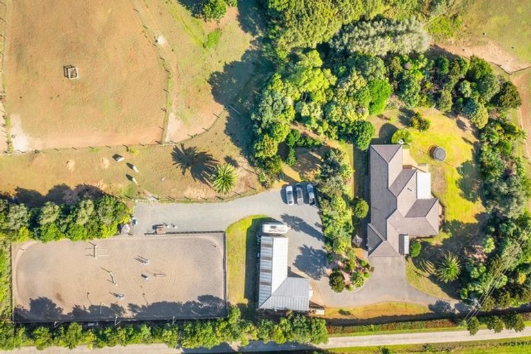 Photo of property in 132 Muriwai Valley Road, Muriwai, Waimauku, 0881