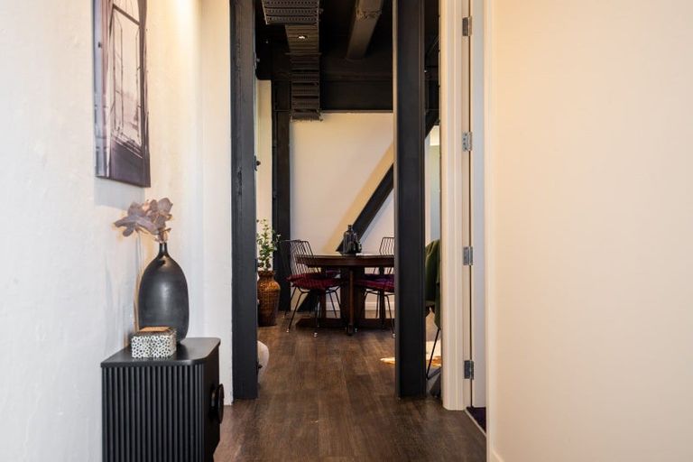 Photo of property in 127 Saint Aubyn Street, New Plymouth, 4310