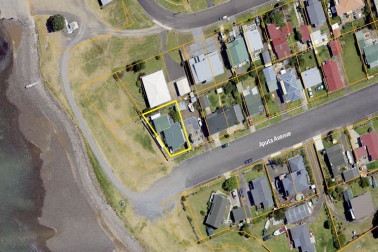 Photo of property in 26 Aputa Avenue, Te Puru, Thames, 3575