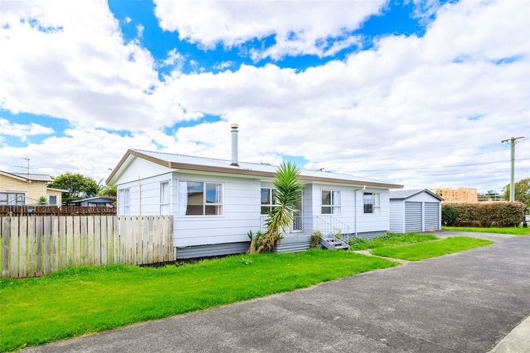Photo of property in 124a Clevedon Road, Papakura, 2110