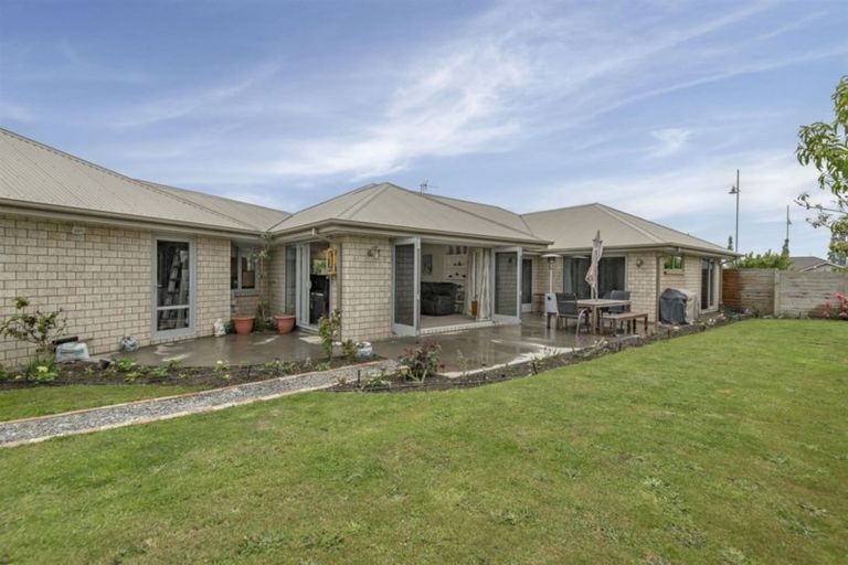 Photo of property in 48 Tutaipatu Avenue, Pegasus, 7612