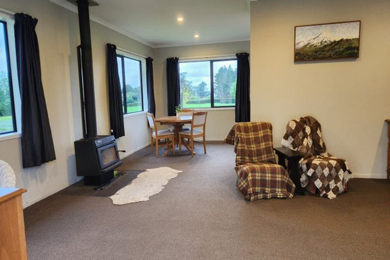 Photo of property in 287 Surrey Road, Tariki, Inglewood, 4388