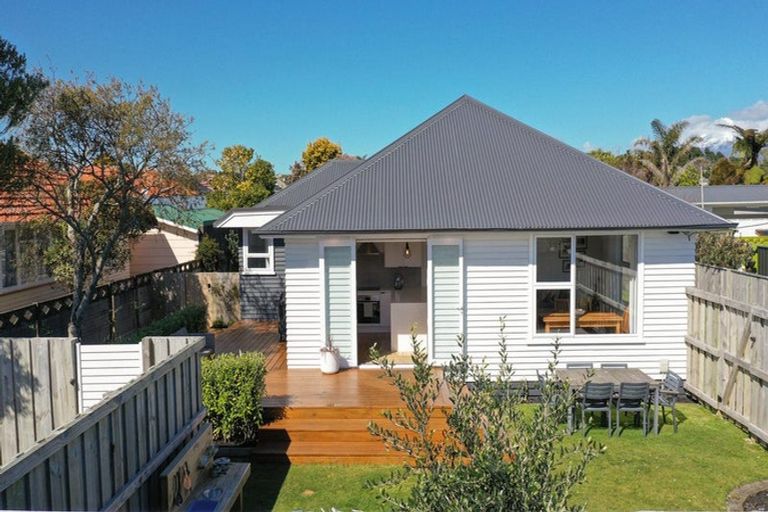 Photo of property in 6 Union Street, Merrilands, New Plymouth, 4312