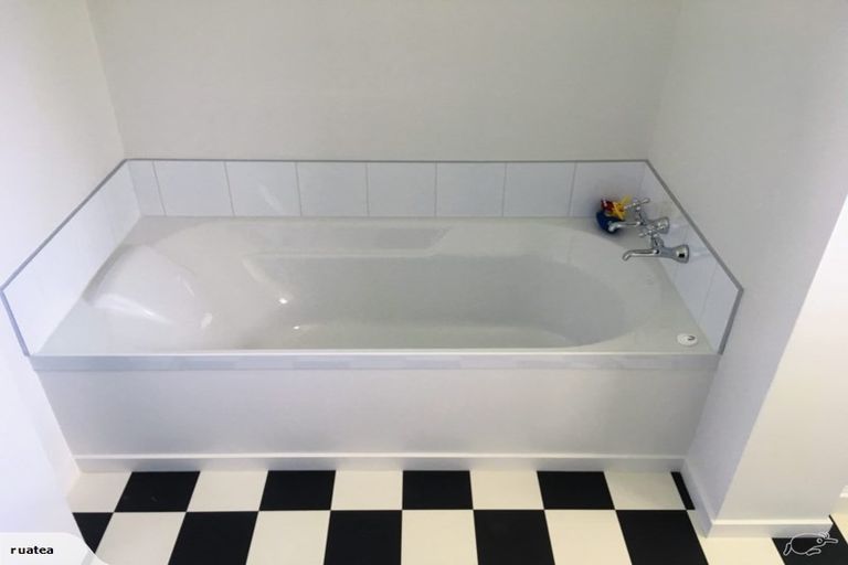 Photo of property in 5 Linda Place, Saint Johns Hill, Whanganui, 4501