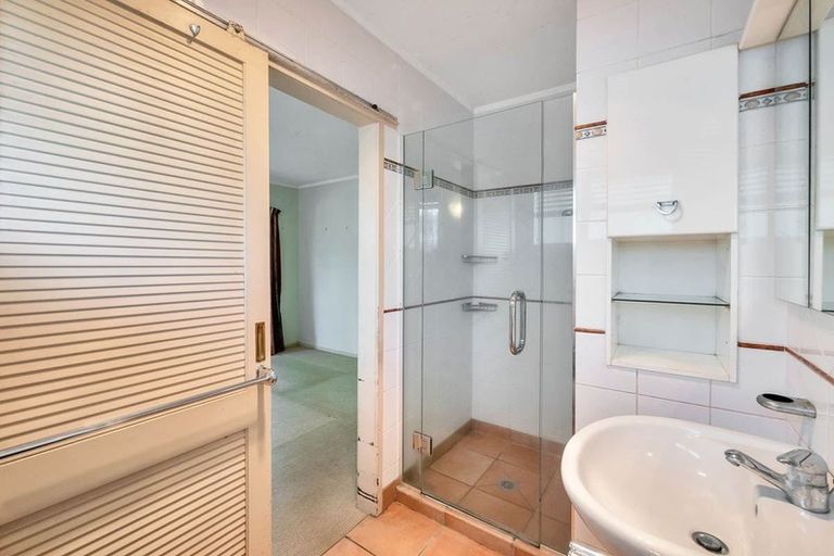 Photo of property in 1 Celina Place, Browns Bay, Auckland, 0630