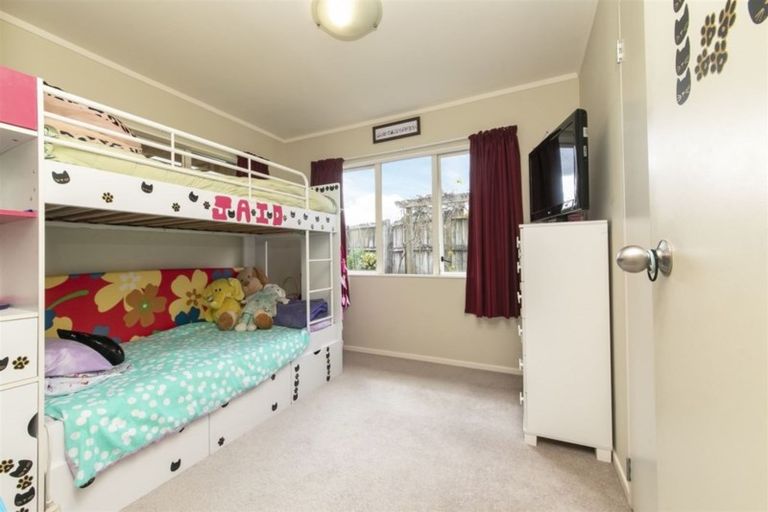 Photo of property in 5 Tellin Close, Massey, Auckland, 0614