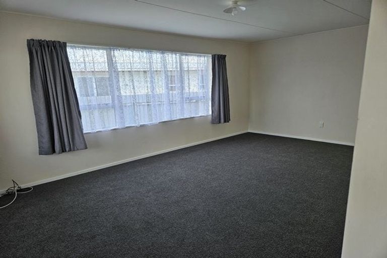 Photo of property in 39 Raglan Avenue, Cloverlea, Palmerston North, 4412