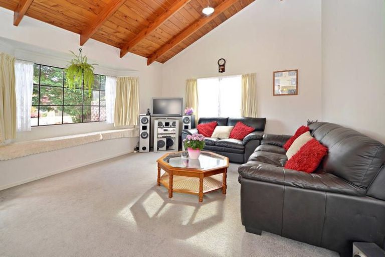 Photo of property in 170b Aviemore Drive, Highland Park, Auckland, 2010