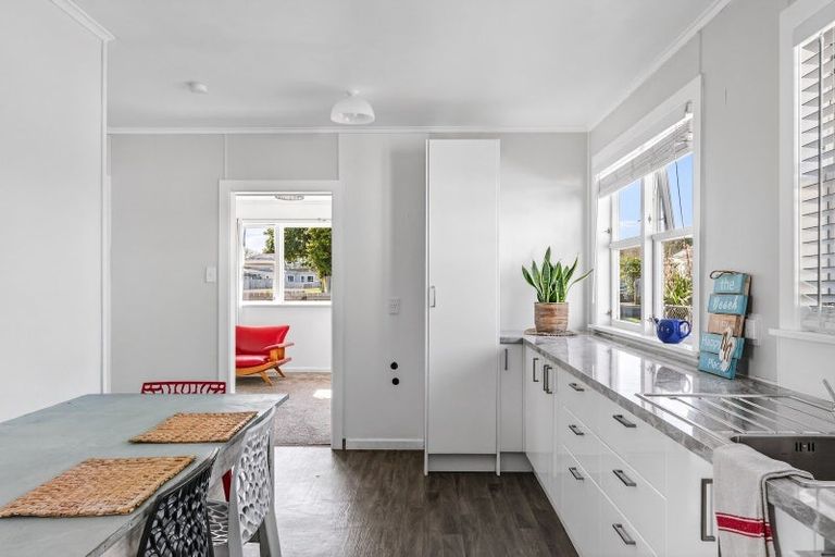 Photo of property in 13 Huxley Road, Outer Kaiti, Gisborne, 4010