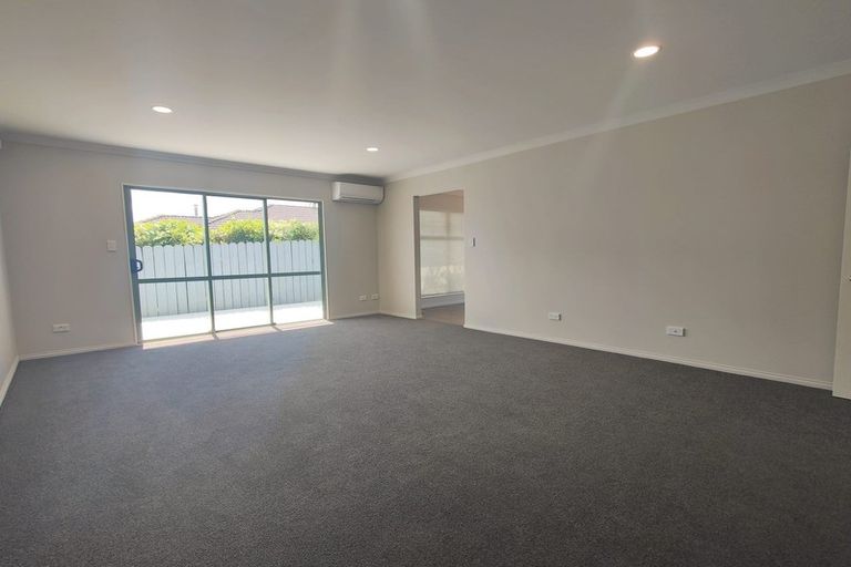 Photo of property in 6 Chadlington Avenue, Henderson, Auckland, 0612