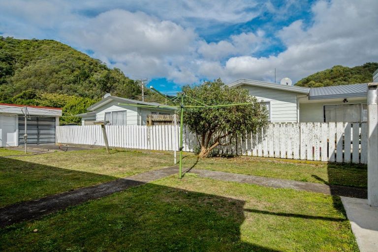 Photo of property in 2/24 Scotland Street, Picton, 7220