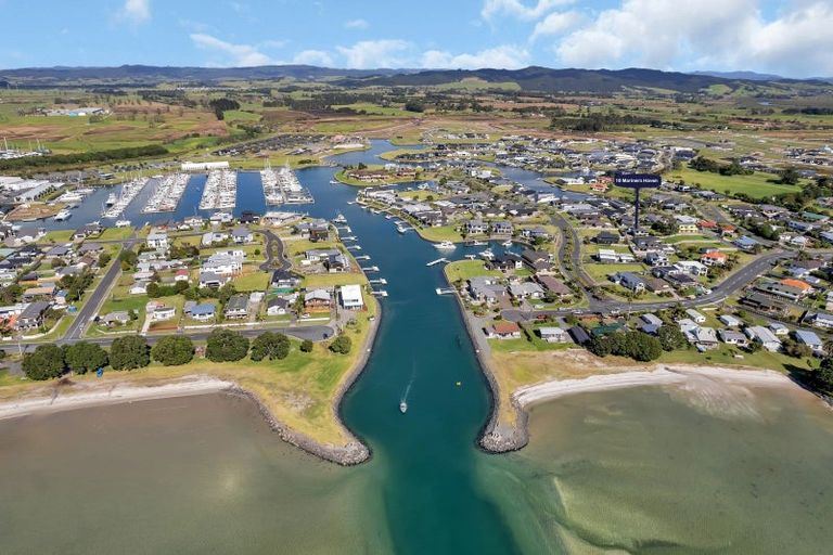 Photo of property in 18 Mariners Haven, One Tree Point, 0118