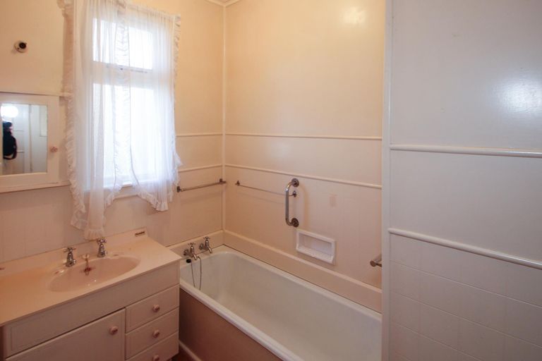 Photo of property in 34 Clyde Street, Oamaru North, Oamaru, 9400