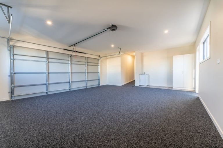 Photo of property in 20c Beach Road, Castor Bay, Auckland, 0620