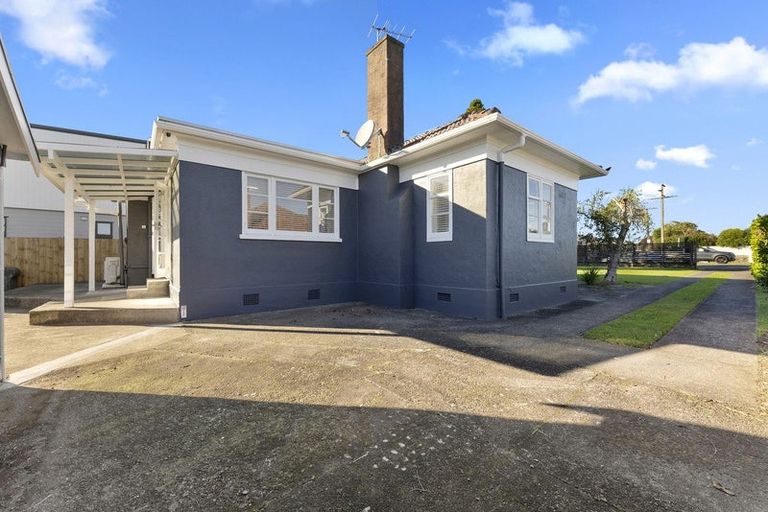 Photo of property in 35 Upjohn Street, Brooklands, New Plymouth, 4310