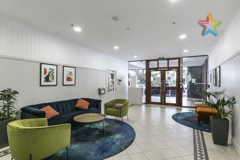 Photo of property in Atrium Towers, 6b/154 The Terrace, Wellington Central, Wellington, 6011