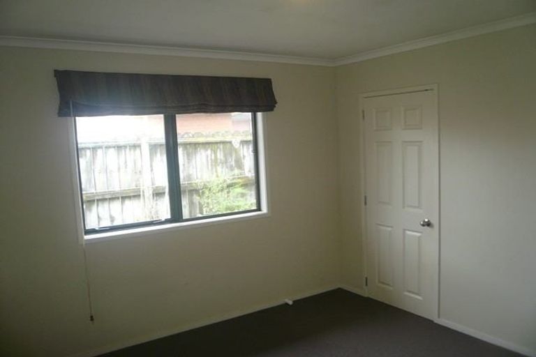 Photo of property in 20 Chesterton Terrace, Henderson, Auckland, 0612