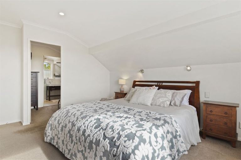 Photo of property in 113 Carlisle Road, Torbay, Auckland, 0632