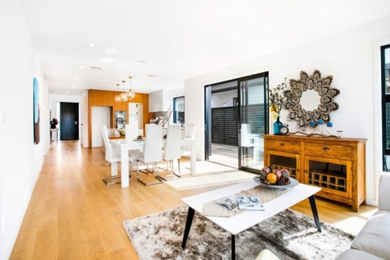 Photo of property in 19 Tawatawa Street, Long Bay, Auckland, 0630