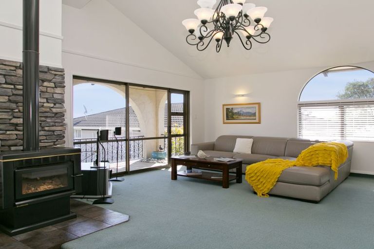 Photo of property in 100 Taupo View Road, Taupo, 3330