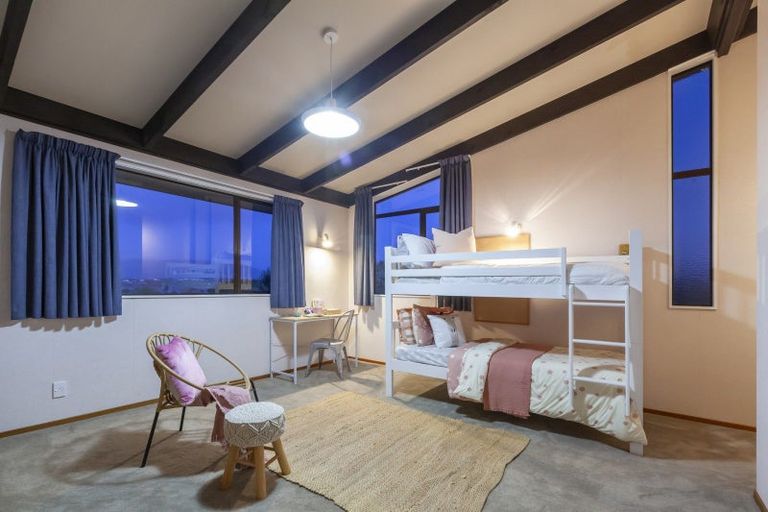 Photo of property in 10 Nuhaka Place, Paraparaumu Beach, Paraparaumu, 5032