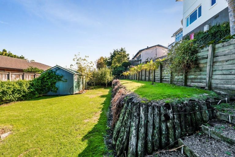 Photo of property in 6 Ridge Lane, New Plymouth, 4310