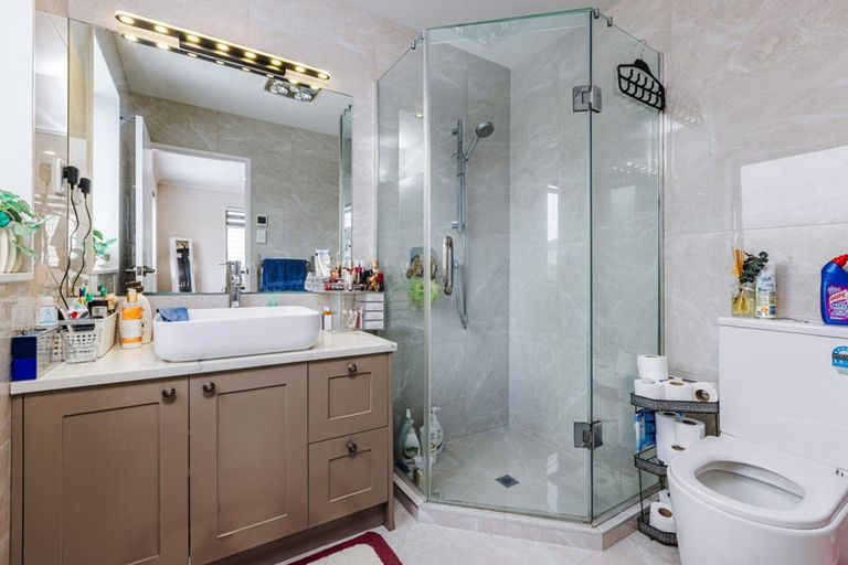 Photo of property in 32 Carrickdawson Drive, Flat Bush, Auckland, 2019