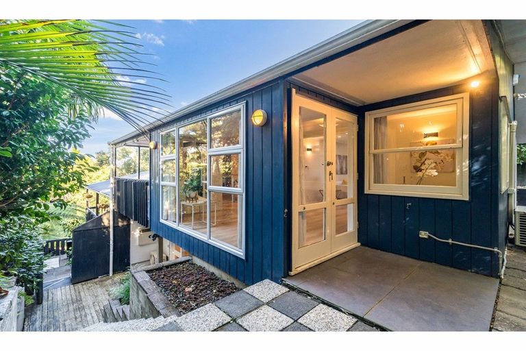 Photo of property in 2/9 Selwyn Avenue, Glen Eden, Auckland, 0602