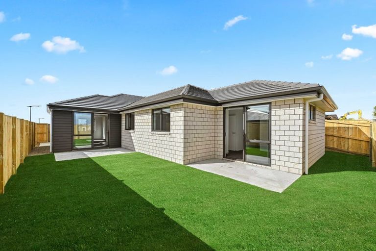 Photo of property in 39 Waruhia Crescent, Rototuna North, 3281