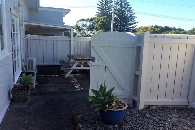 Photo of property in 62 Moana Road, Okitu, Gisborne, 4010