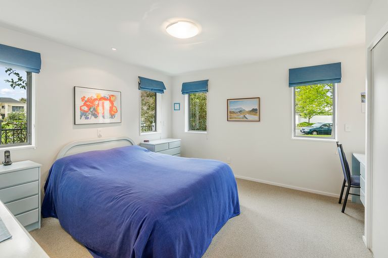 Photo of property in 30 Chateau Drive, Burnside, Christchurch, 8053